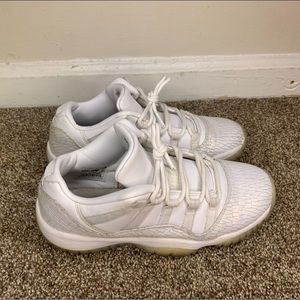 Air Jordan 11 Retro Low Premium GS 'Frost White'